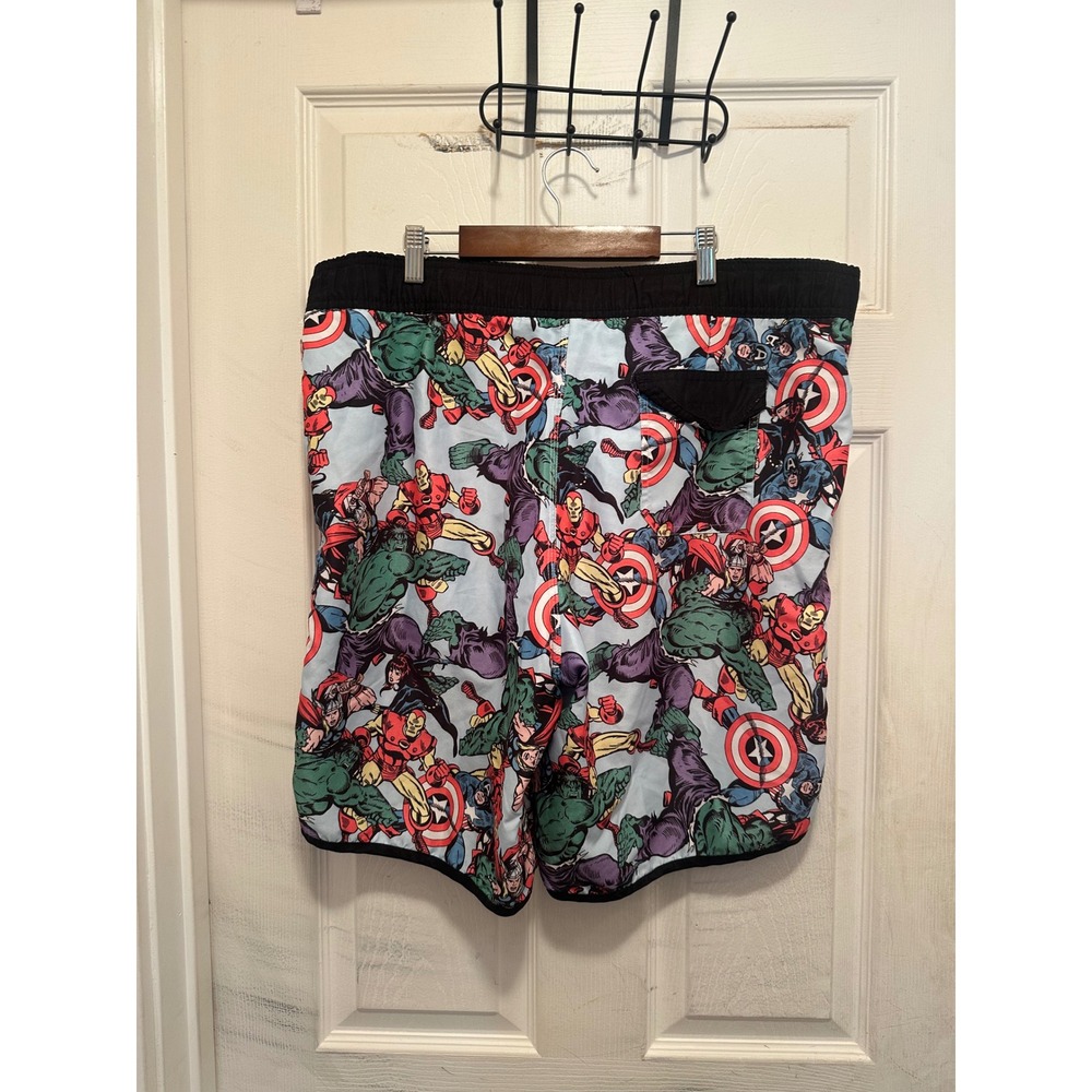 Marvel Avengers Board Shorts Mens XL Bioworld Comic Print Swim Trunks Multicolor - Picture 3 of 3